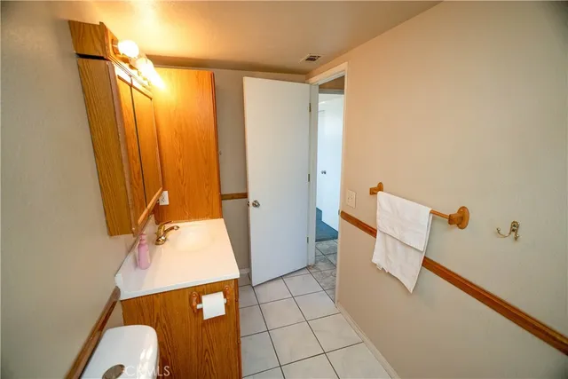 $2,500 | 7795 Oakwood Avenue, Hesperia, CA 92345