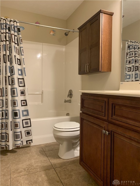 139 Timber Ridge Drive Carlisle, OH 45005 - Photo 17 of 44 Upstairs bath