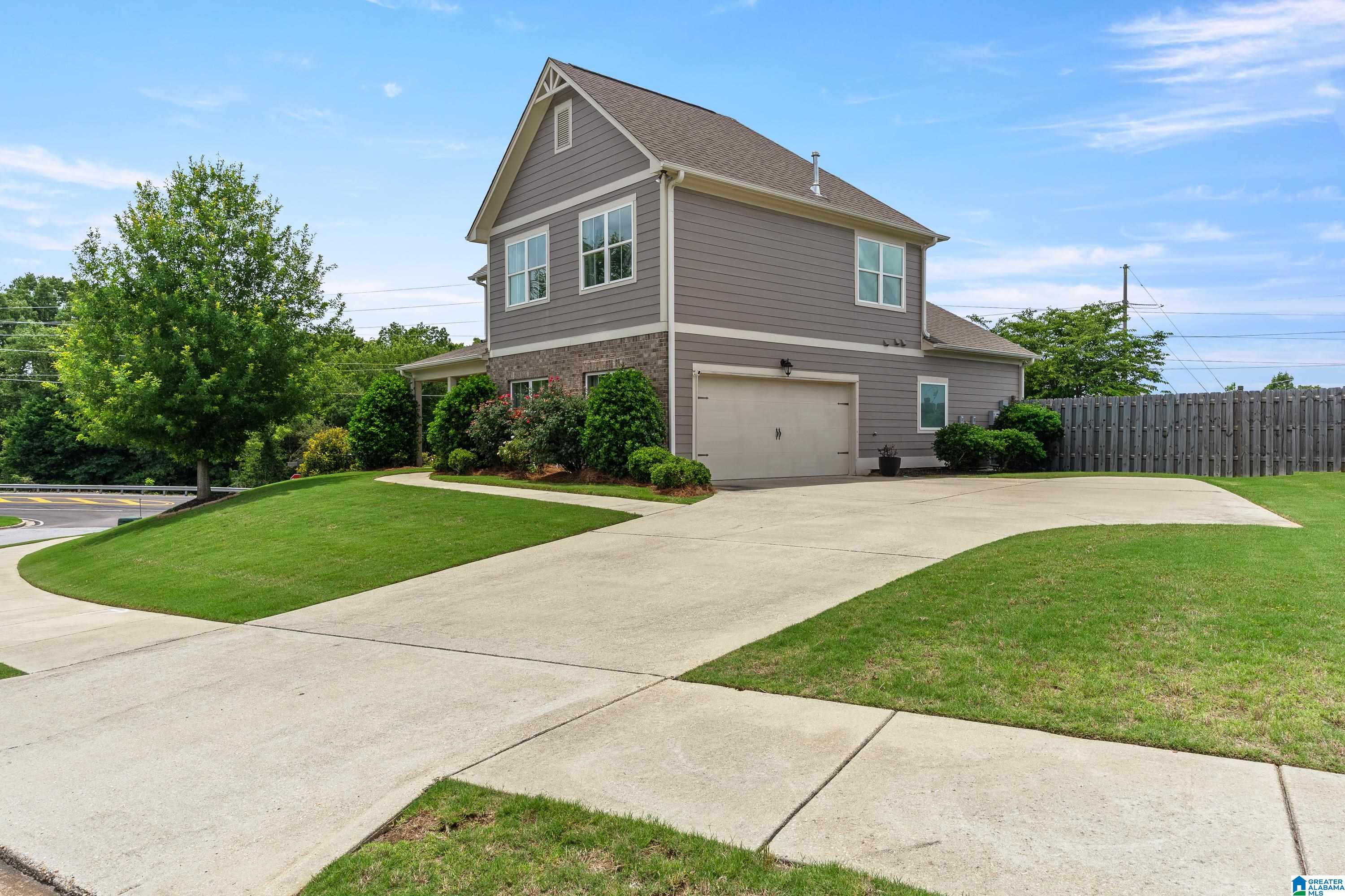 1009 Camellia Ridge Drive Pelham, AL 35124 - Photo 3 of 34
