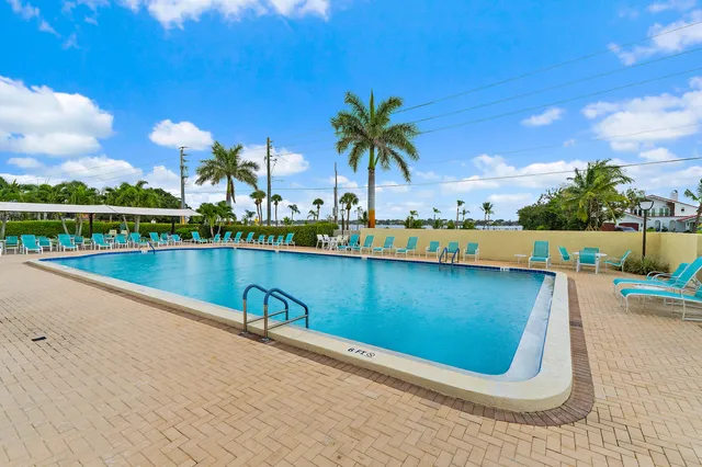 $229,000 | 1800 Southeast St Lucie Boulevard, Unit 7201, Stuart, FL 34996