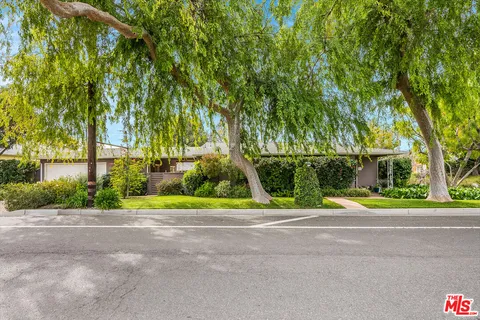 $1,099,000 | 741 North Clybourn Avenue, Burbank, CA 91505