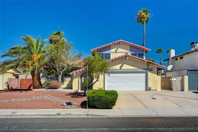 $2,400 | 3736 South Lindell Road, Las Vegas, NV 89103