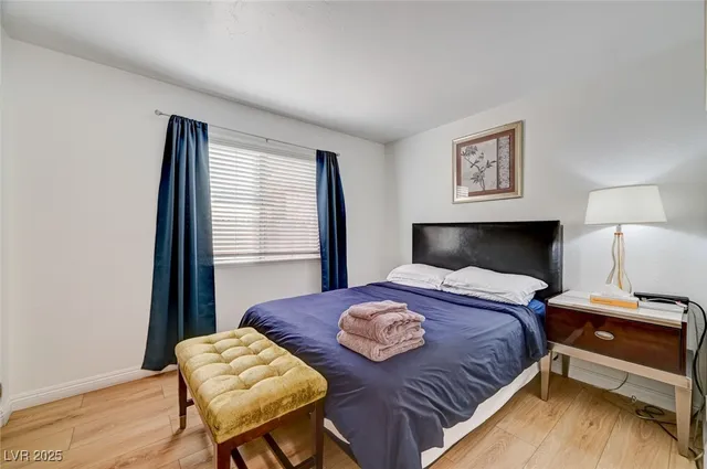 $2,400 | 3736 South Lindell Road, Las Vegas, NV 89103