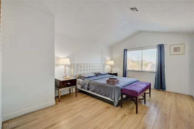 $2,400 | 3736 South Lindell Road, Las Vegas, NV 89103