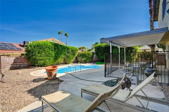 $2,400 | 3736 South Lindell Road, Las Vegas, NV 89103