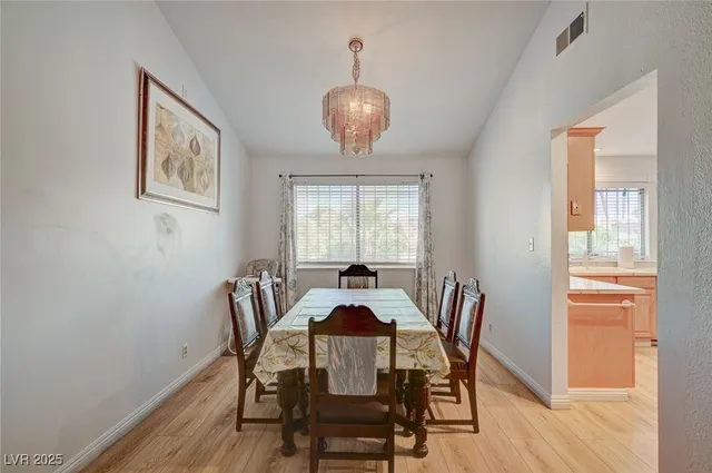 $2,400 | 3736 South Lindell Road, Las Vegas, NV 89103