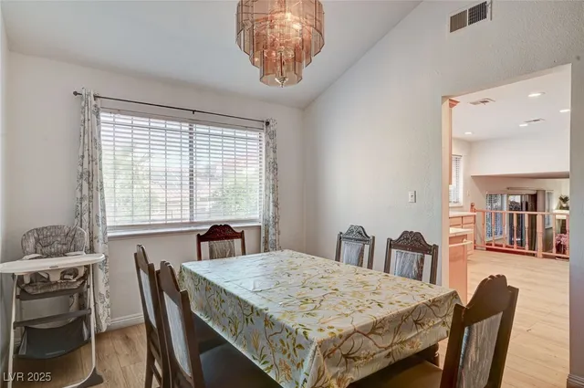 $2,400 | 3736 South Lindell Road, Las Vegas, NV 89103