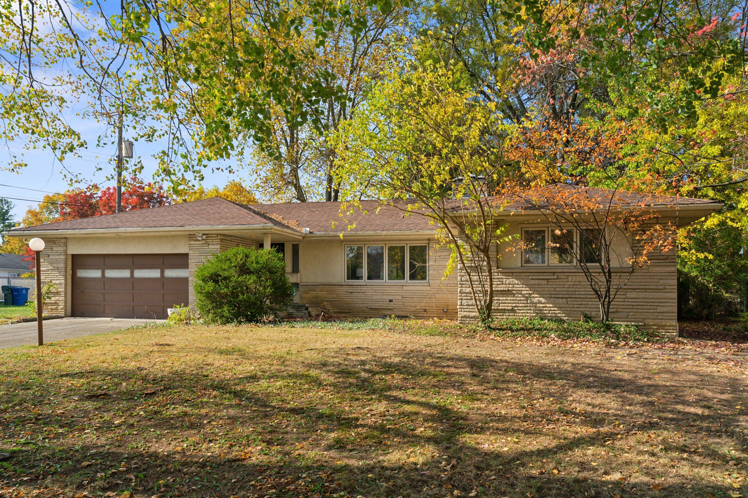 1479 Kenwick Road Columbus, OH 43209 - Photo 1 of 30 1479 Kenwick