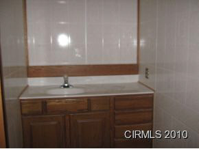 1104 East Alto Road Kokomo, IN 46902 - Photo 3 of 13 Gallery Image 3