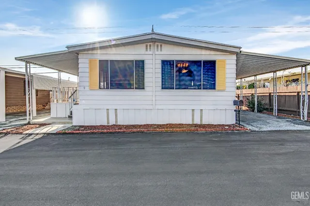 a view of backyard of house