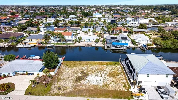 $599,500 | 12262 Moon Shell Drive, Matlacha Isles, FL 33991