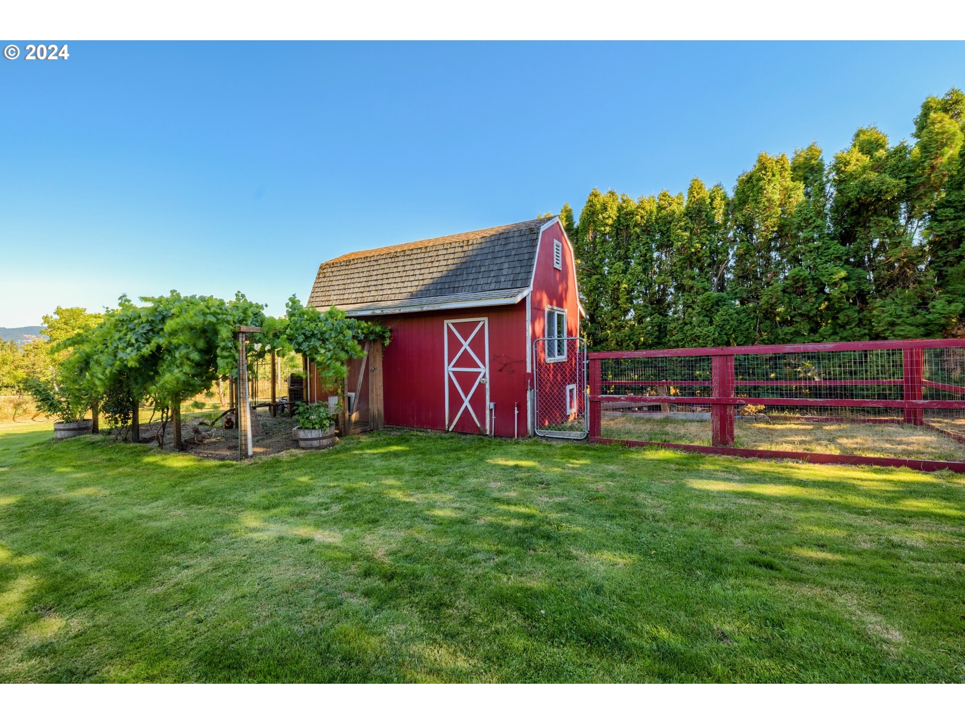 2325 Reed Road Hood River, OR 97031 - Photo 34 of 47 Gallery Image 34