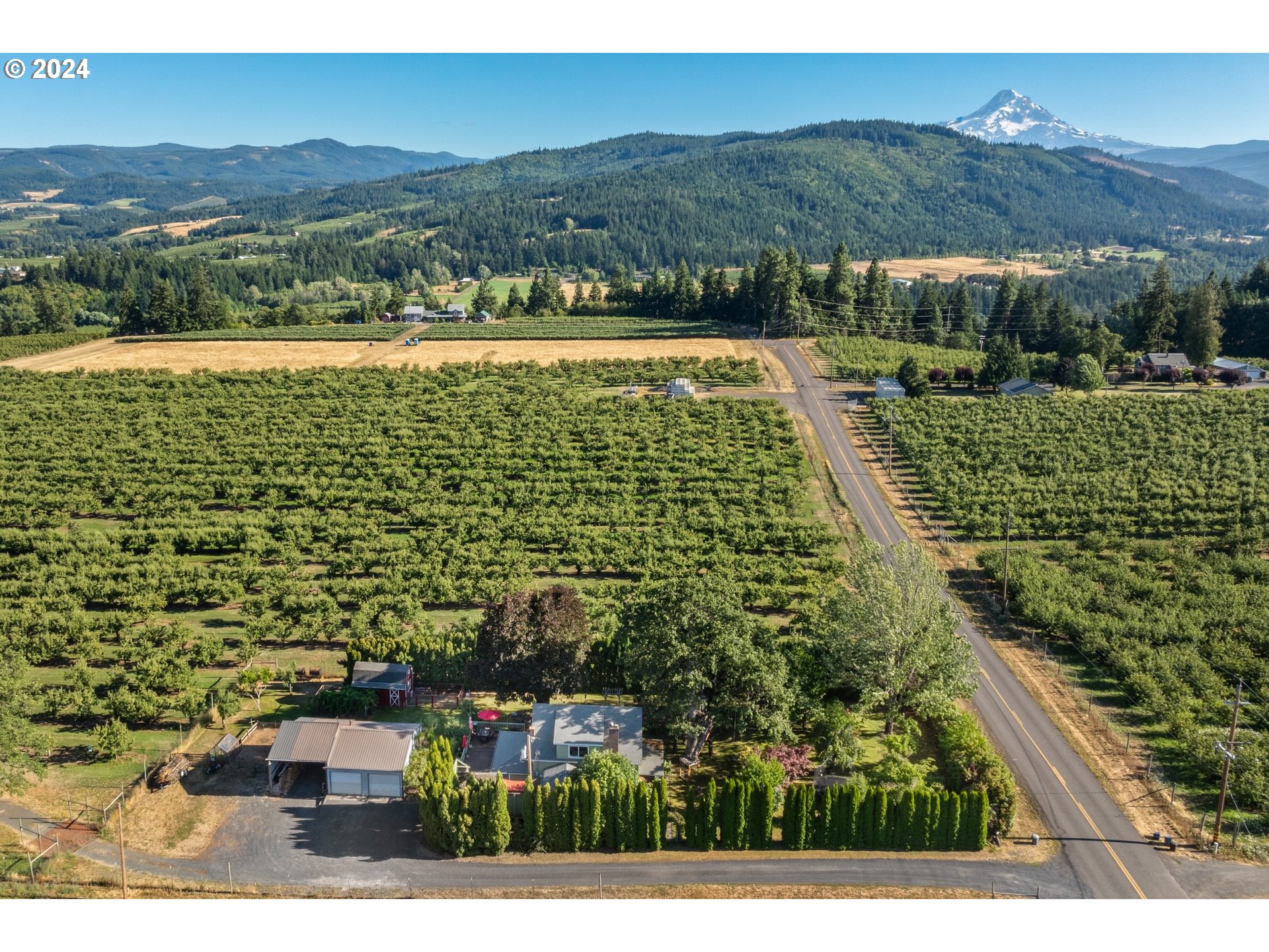 2325 Reed Road Hood River, OR 97031 - Photo 4 of 47 Gallery Image 4