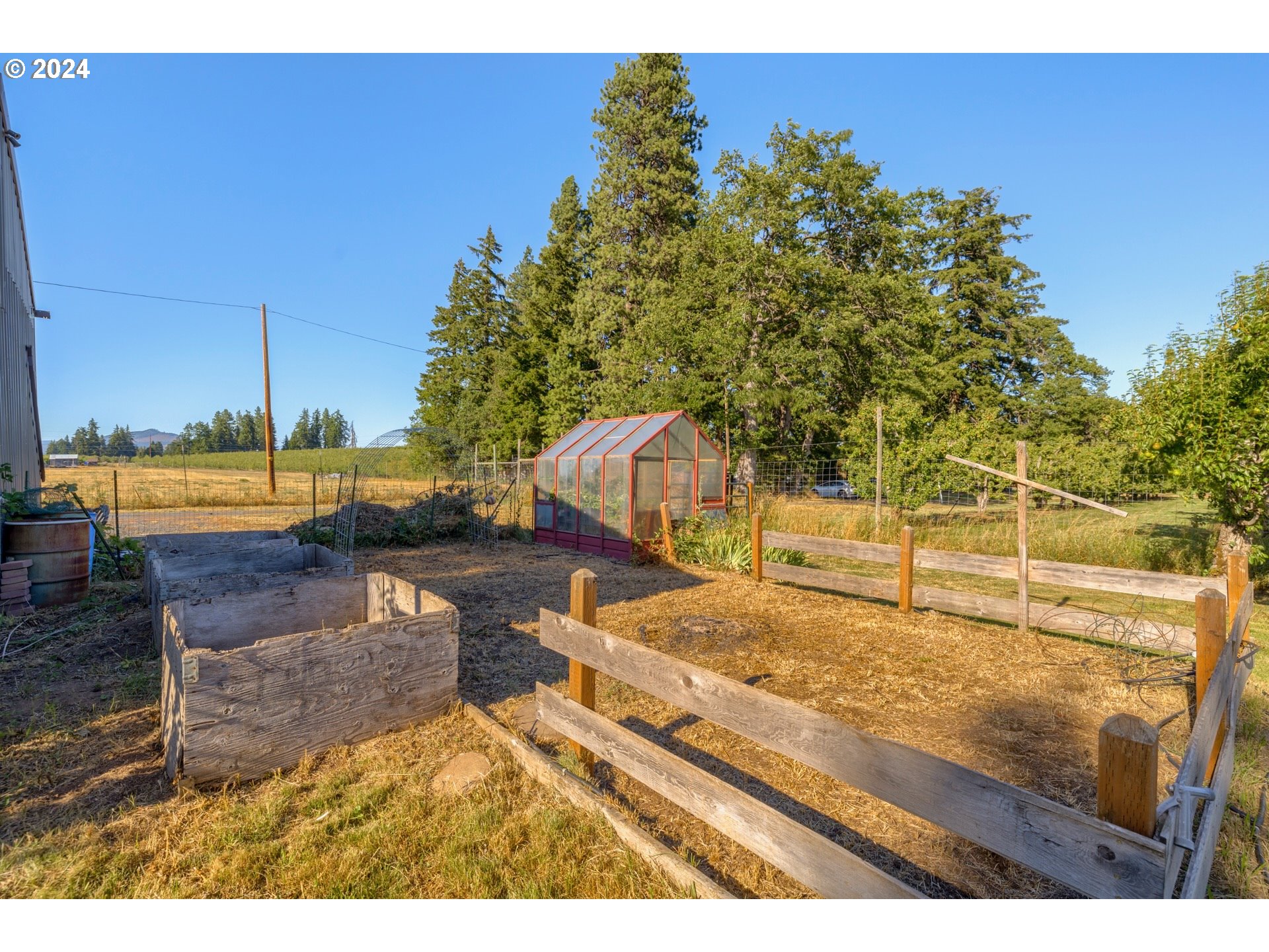 2325 Reed Road Hood River, OR 97031 - Photo 42 of 47 Gallery Image 42