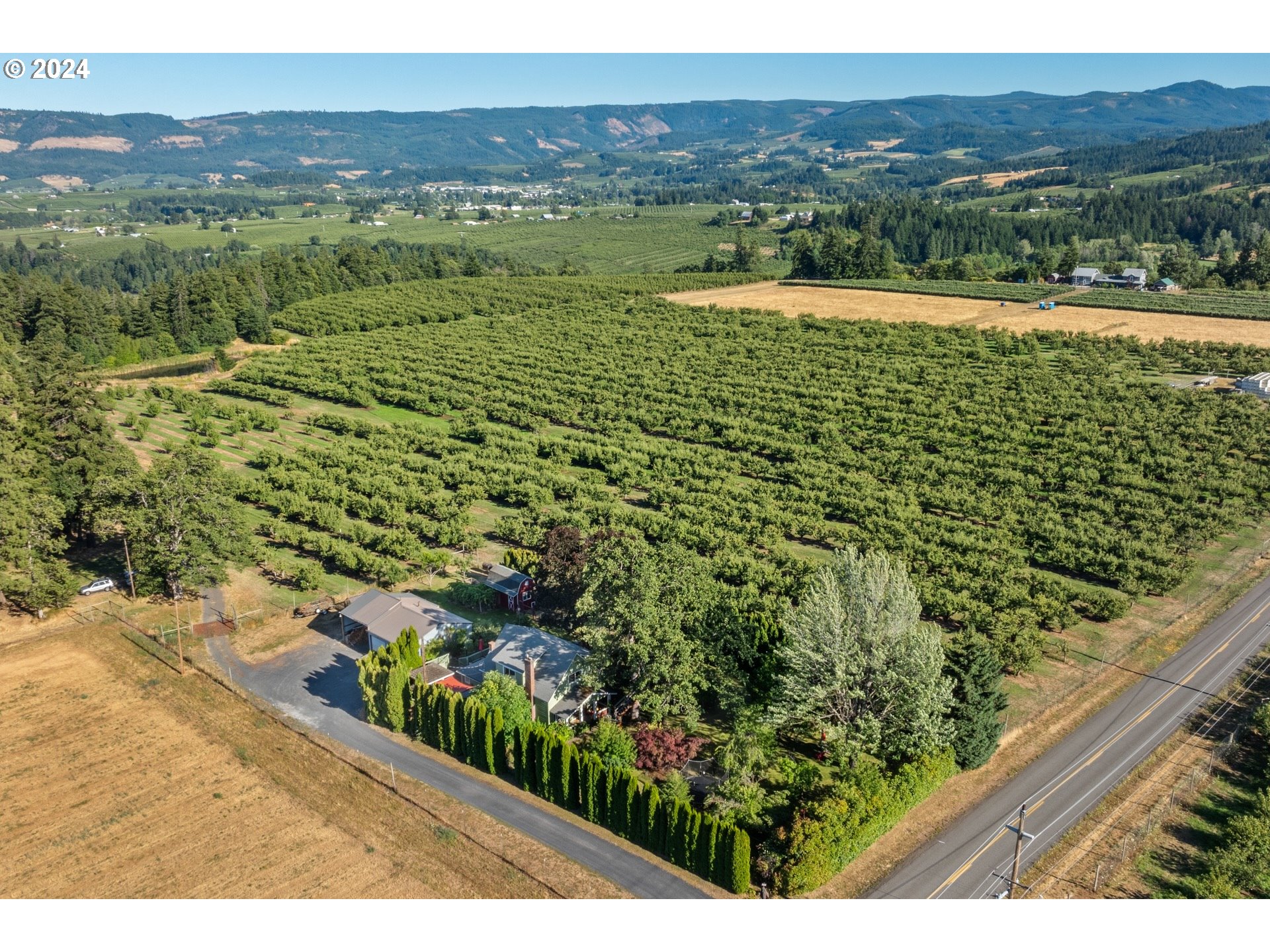 2325 Reed Road Hood River, OR 97031 - Photo 45 of 47 Gallery Image 45