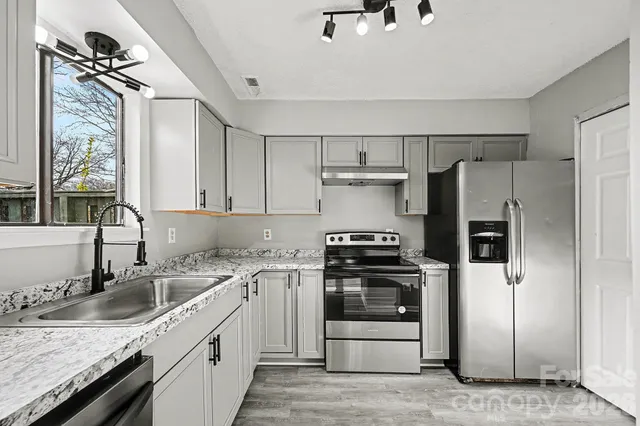 $189,900 | 6134 Bent Tree Court, Charlotte, NC 28212