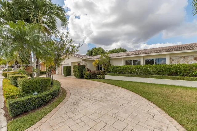$875,000 | 1804 Southwest 104th Court, Miami, FL 33165