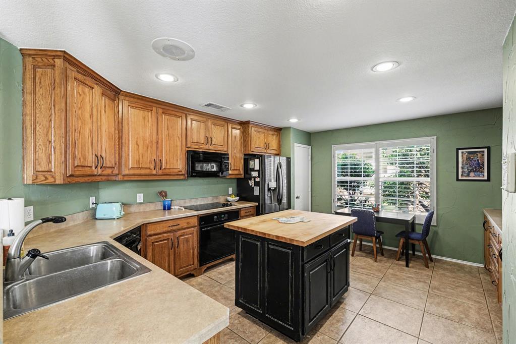 337 Touchdown Drive Irving, TX 75063 - Photo 14 of 38