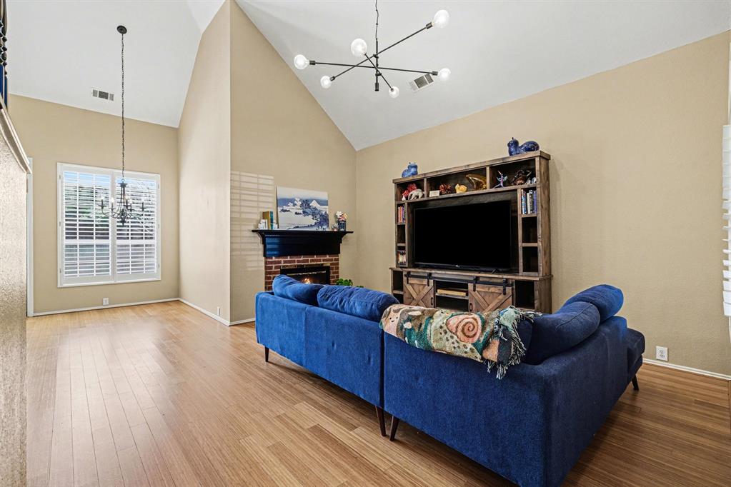 337 Touchdown Drive Irving, TX 75063 - Photo 8 of 38