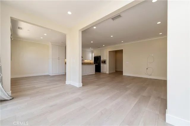 $5,800 | 85 Birmingham, Irvine, CA 92620