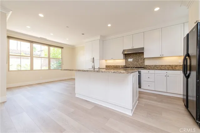 $5,800 | 85 Birmingham, Irvine, CA 92620