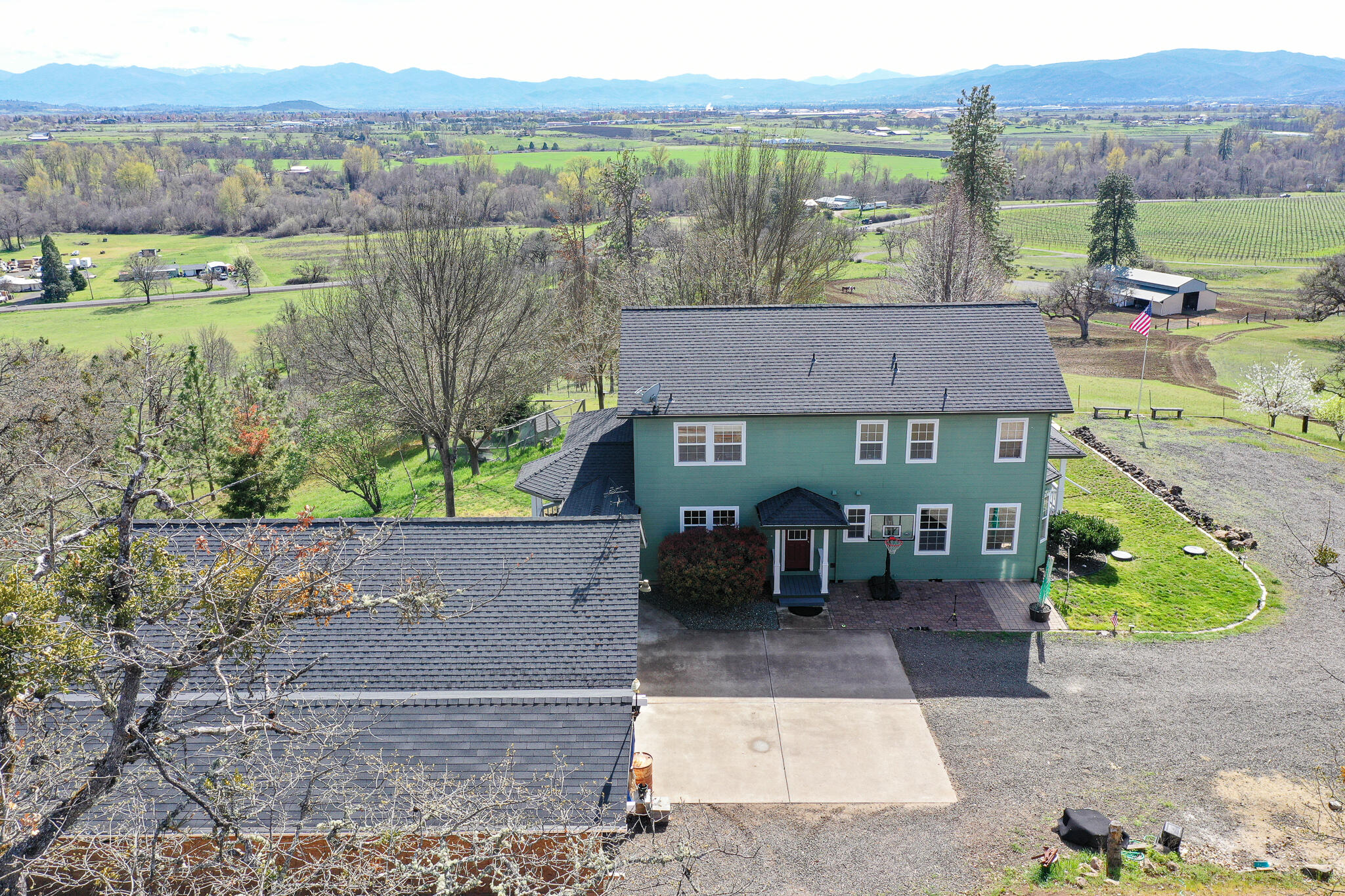 890 Nick Young Road Eagle Point, OR 97524 - Photo 2 of 29 DJI_0207