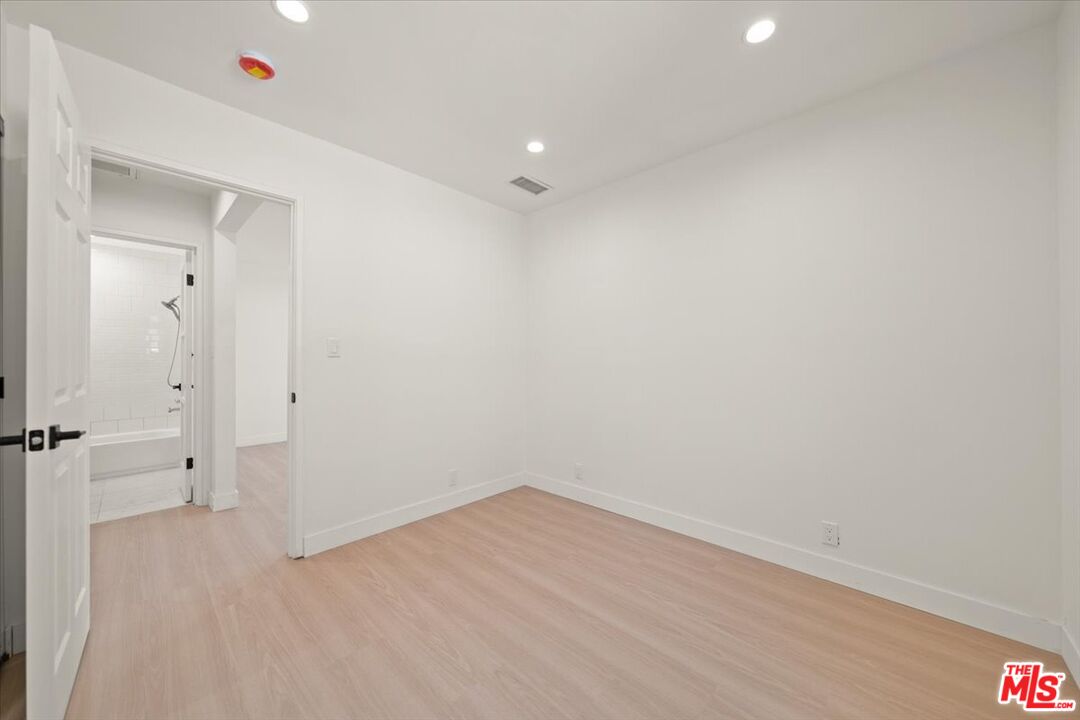 702 Washington Boulevard Marina del Rey, CA 90292 - Photo 13 of 18 a view of an empty room