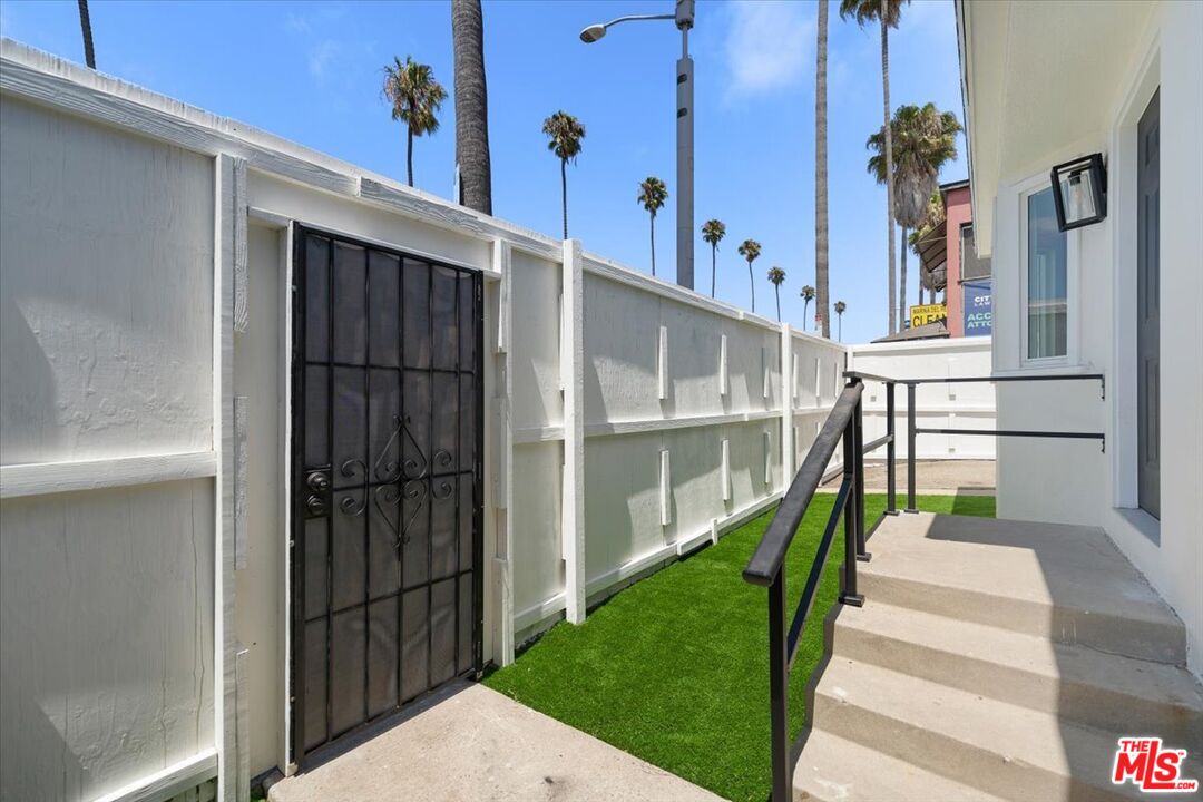 702 Washington Boulevard Marina del Rey, CA 90292 - Photo 18 of 18 a view of a house with a porch