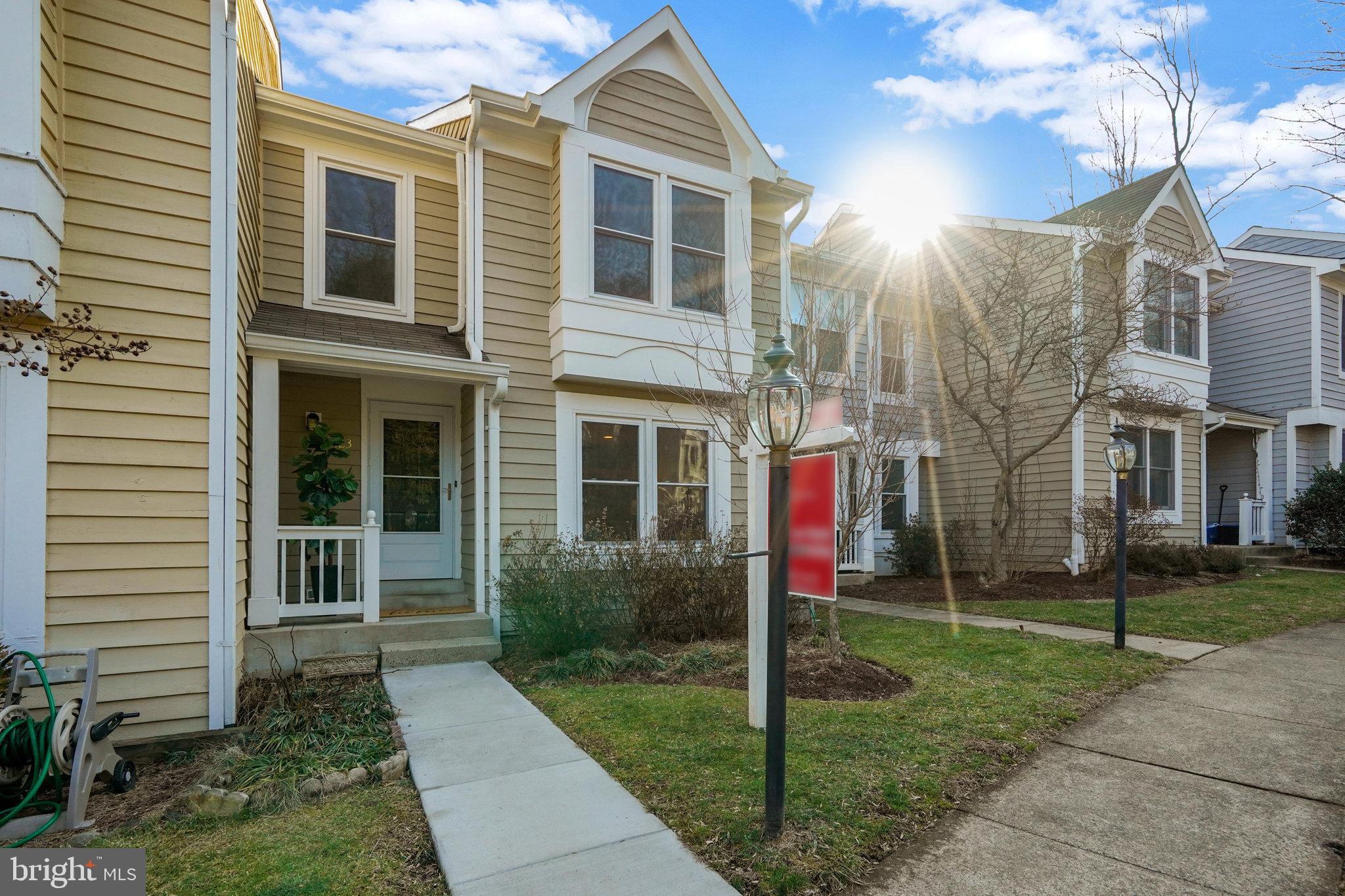 1423 Newport Spring Court Reston, VA 20194 - Photo 2 of 45 Gallery Image 2