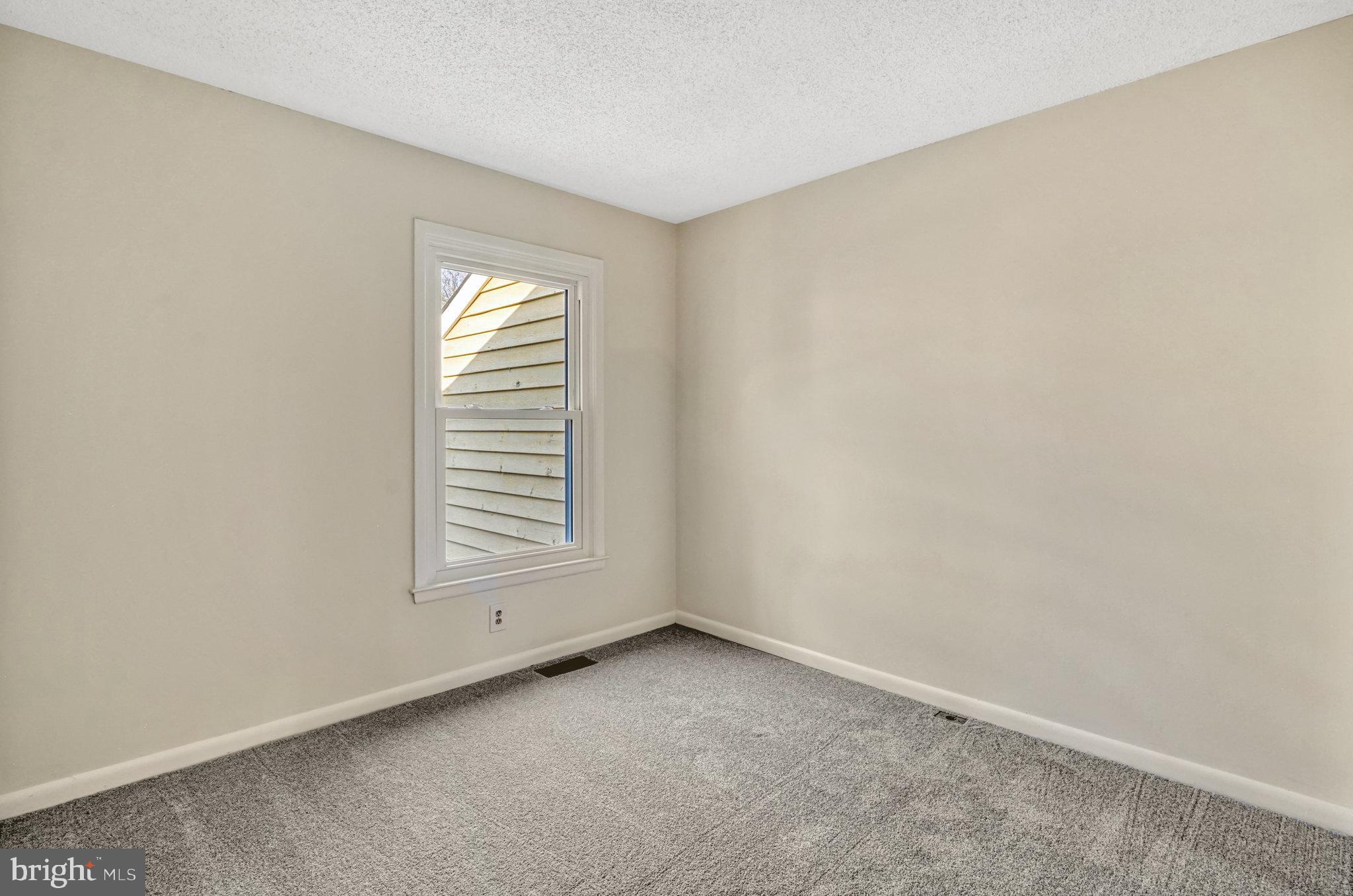1423 Newport Spring Court Reston, VA 20194 - Photo 25 of 45 bedroom 3