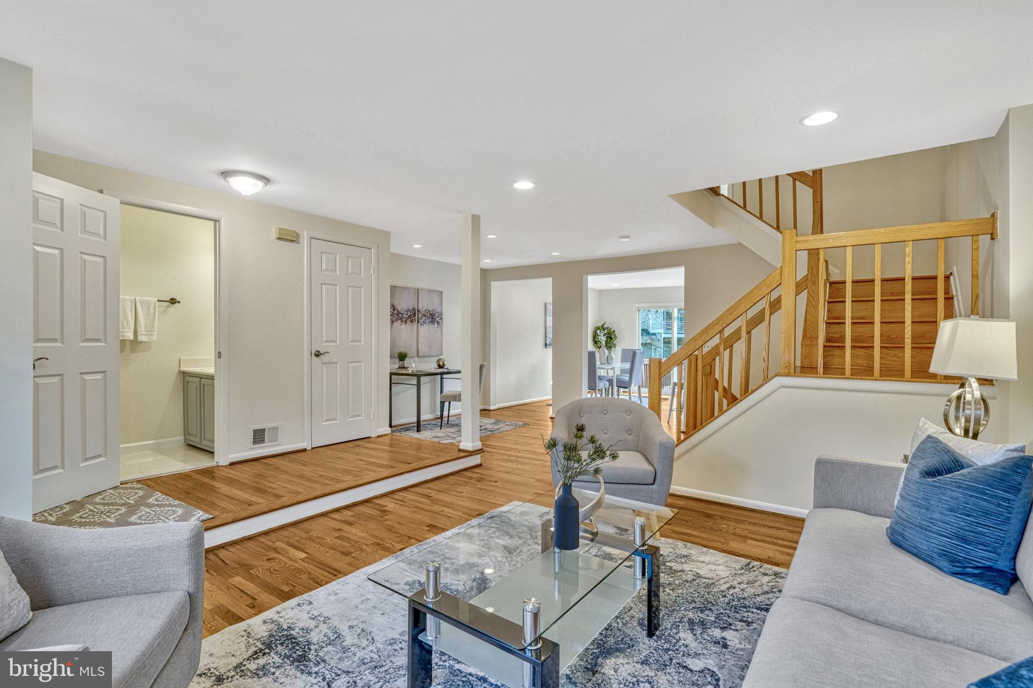 1423 Newport Spring Court Reston, VA 20194 - Photo 5 of 45 Gallery Image 5