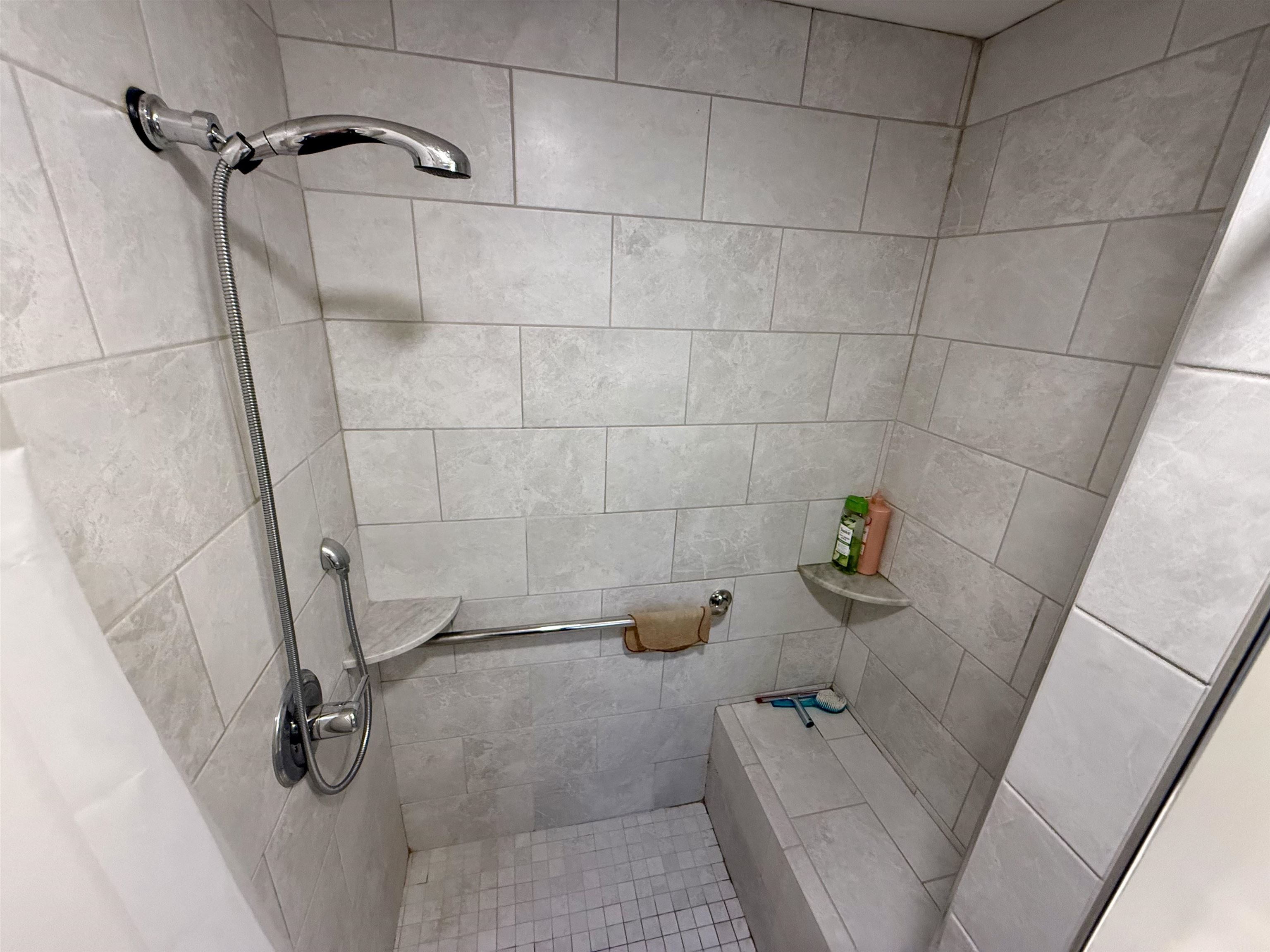 21 Roycraft Road Manchester, NH 03103 - Photo 10 of 17 Gallery Image 10