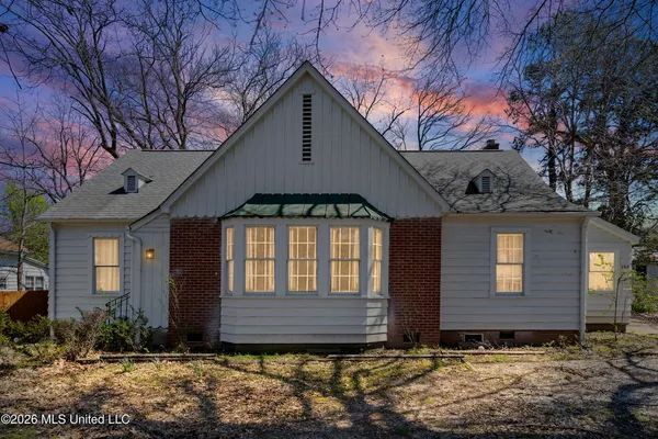 $269,000 | 155 North Randolph Street, Holly Springs, MS 38635