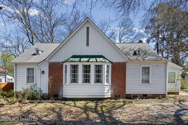 $269,000 | 155 North Randolph Street, Holly Springs, MS 38635