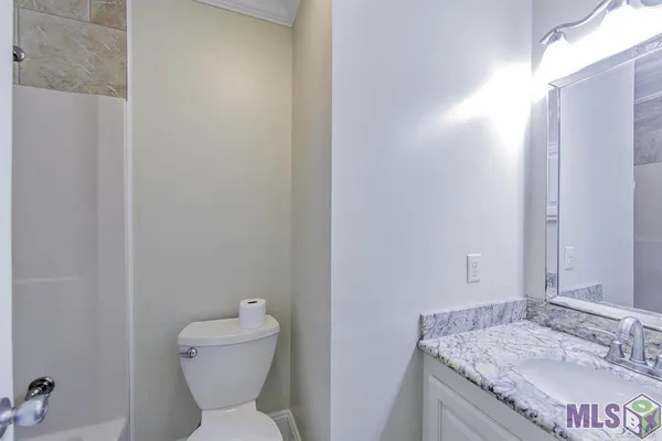 $2,300 | 106 Bayou Blue Bypass Road, Gray, LA 70359