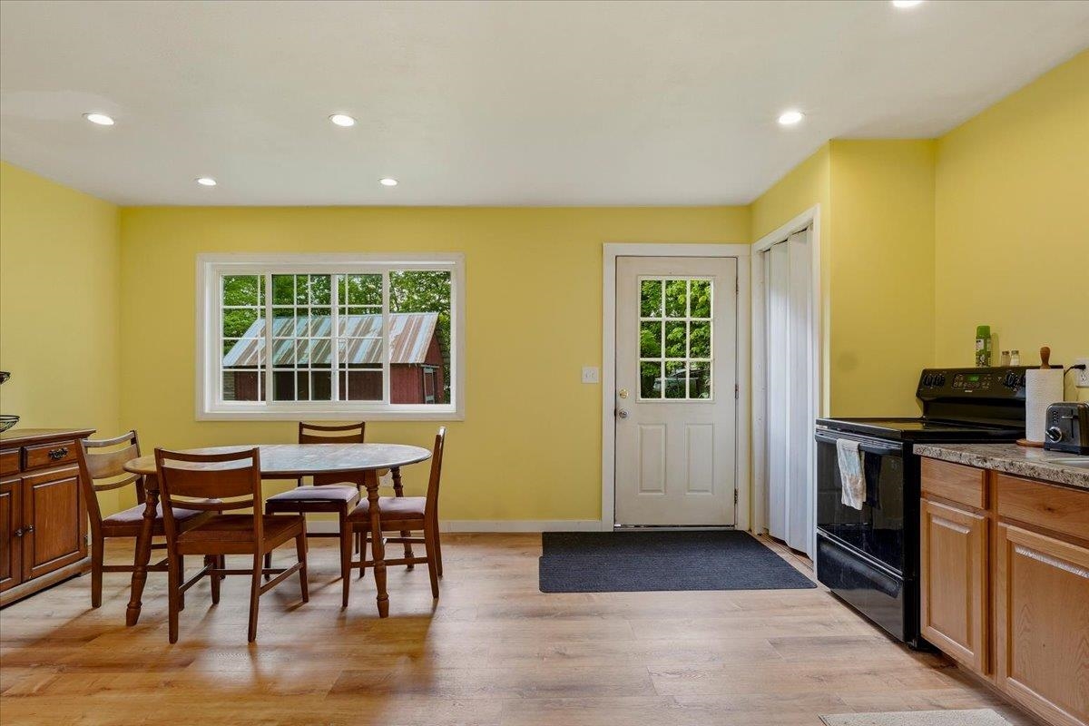 66 Huntley Road Cambridge, VT 05464 - Photo 5 of 37