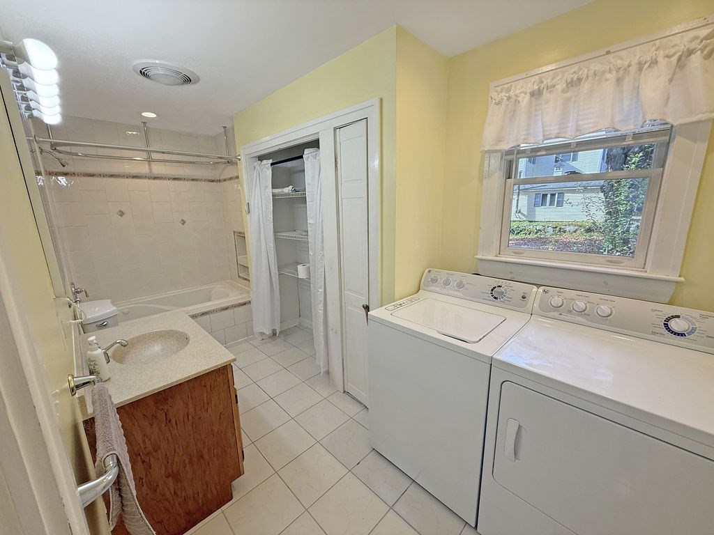 52 Littleton Road, Unit 1 Chelmsford, MA 01824 - Photo 21 of 40