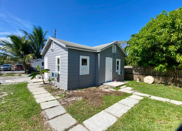 $1,450 | 2231 Wilson Street, Unit 2, Hollywood, FL 33020