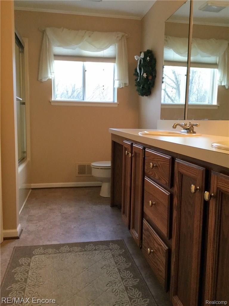 8722 Eaton Road Davisburg, MI 48350 - Photo 20 of 28 main bath 1.jpg