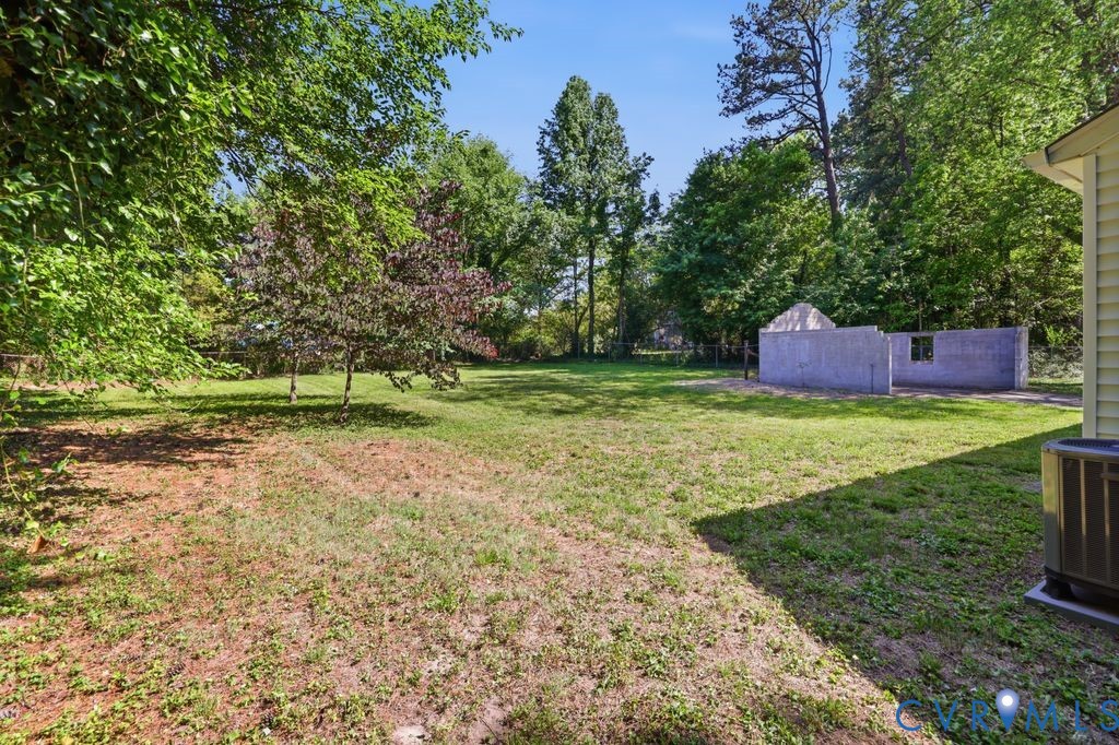1611 Bolton Road Richmond, VA 23225 - Photo 27 of 41