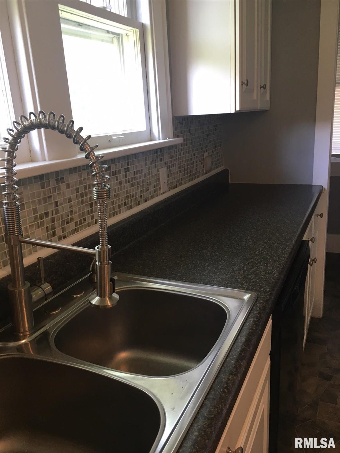 2955 South 4th Street Springfield, IL 62703 - Photo 3 of 16