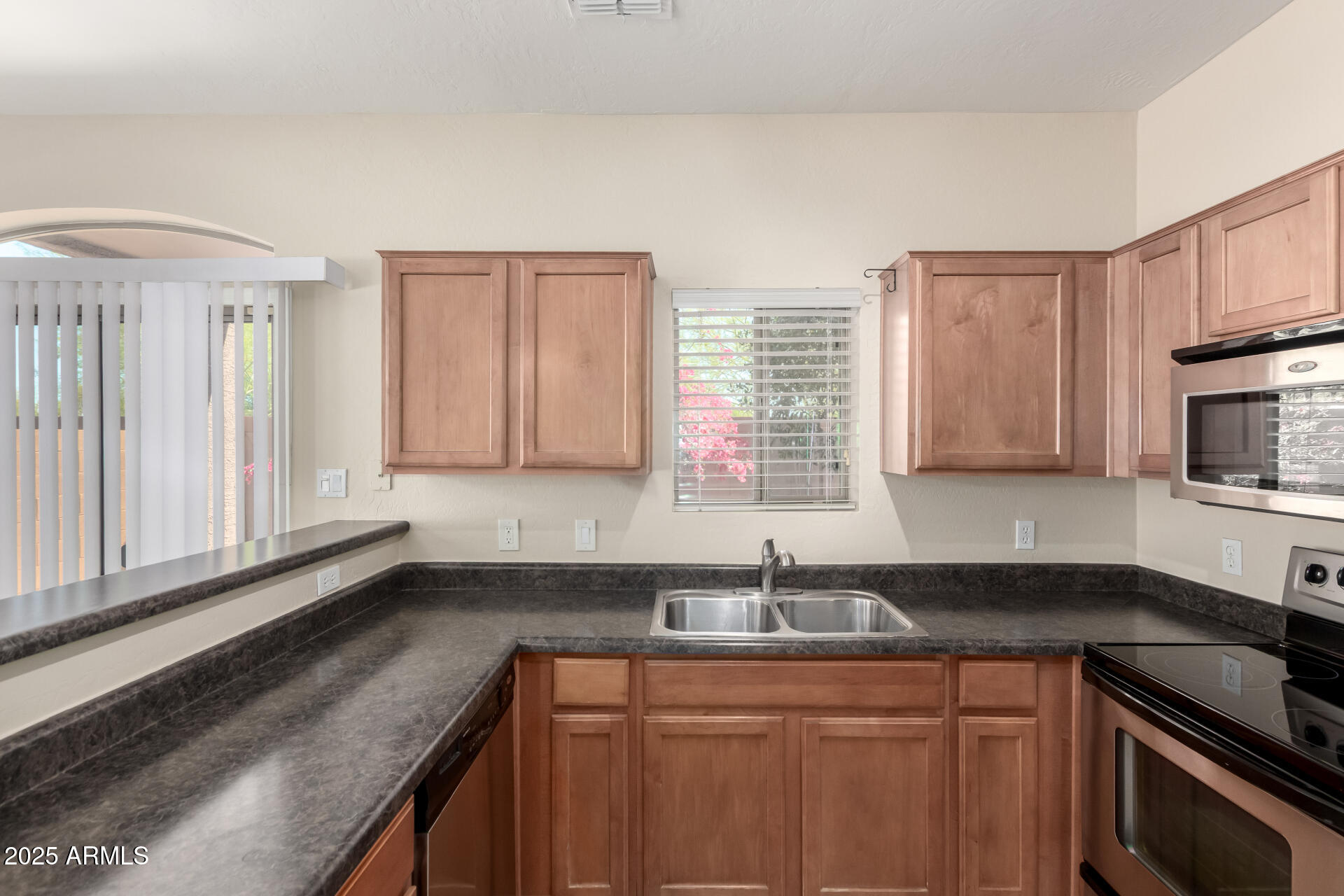 17365 North Cave Creek Road, Unit 121 Phoenix, AZ 85032 - Photo 3 of 33 05 - Cave Creek 17365