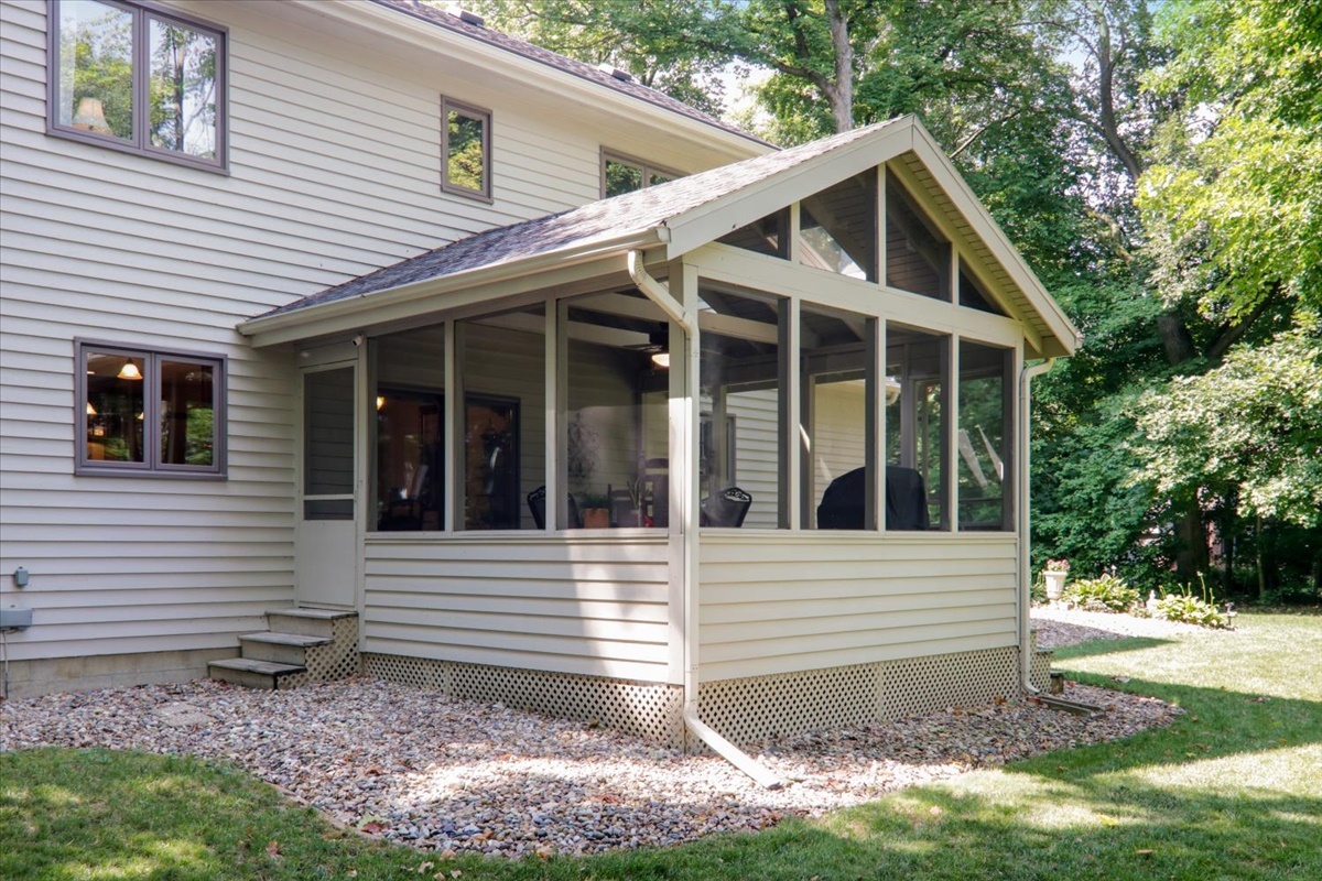 21 Bent Tree Lane Towanda, IL 61776 - Photo 37 of 49 a front view of a house with garden