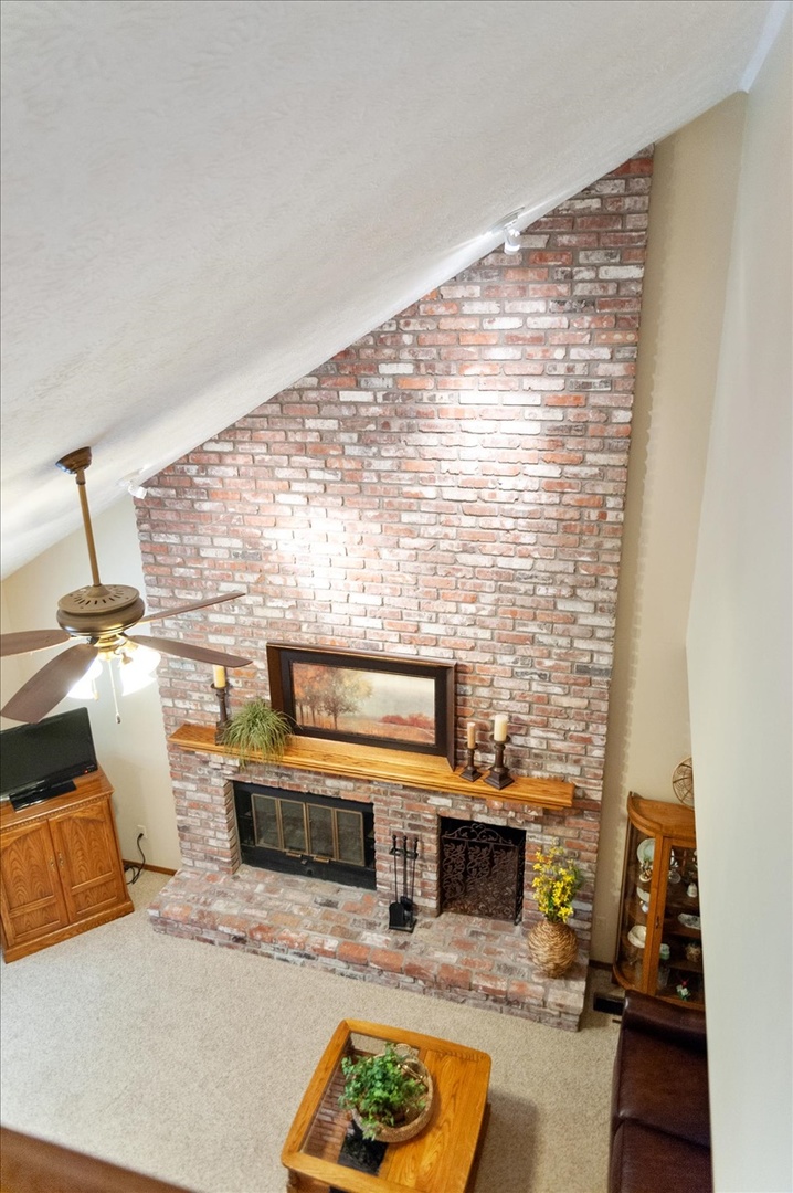 21 Bent Tree Lane Towanda, IL 61776 - Photo 9 of 49 a living room with patio furniture