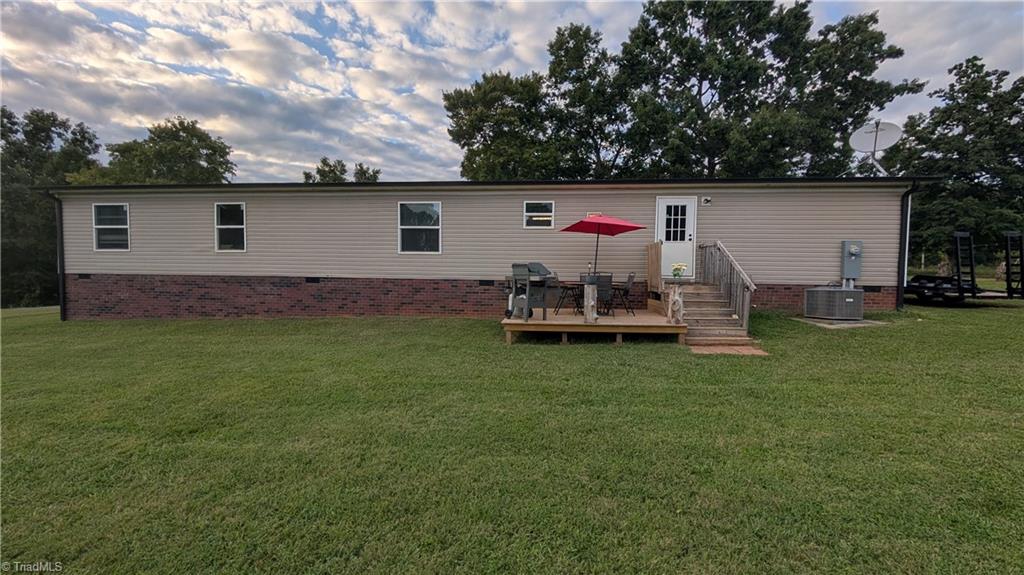 3393 Fulton Road Asheboro, NC 27205 - Photo 2 of 45 Large back yard