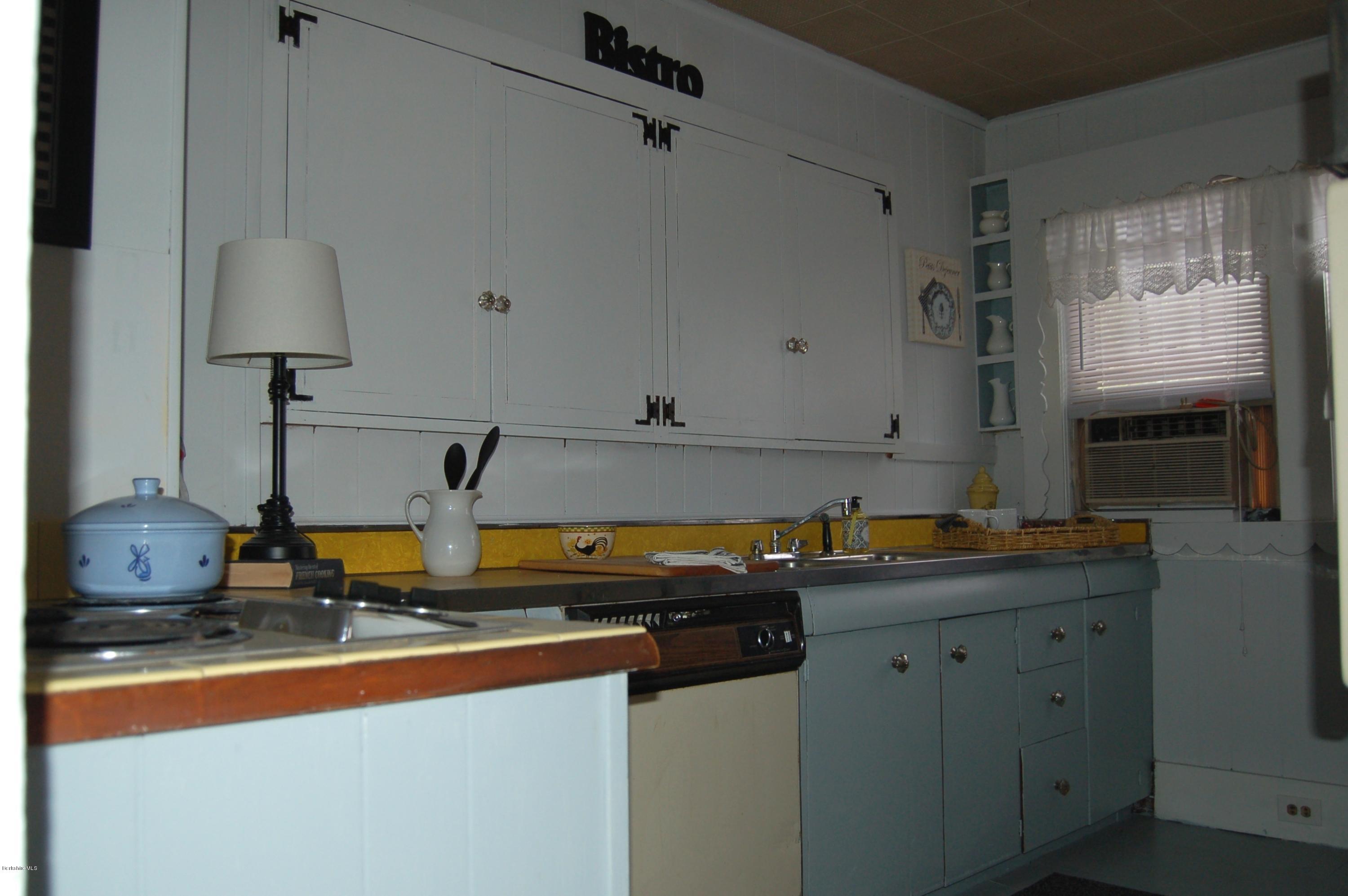 255 State Road Great Barrington, MA 01230 - Photo 2 of 16 010