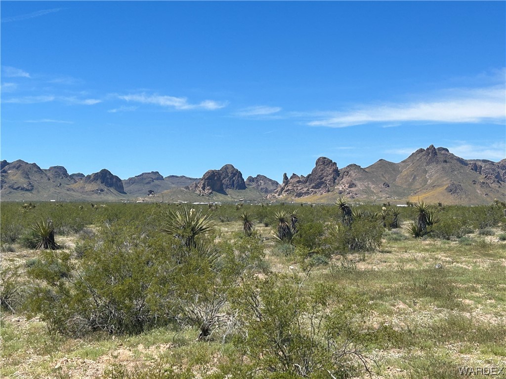 3321 South Alexandrite Road Golden Valley, AZ 86413 - Photo 4 of 7 a view of lake with mountain