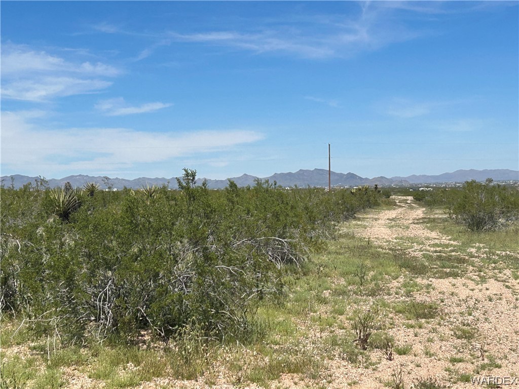 3321 South Alexandrite Road Golden Valley, AZ 86413 - Photo 7 of 7 a view of a large building