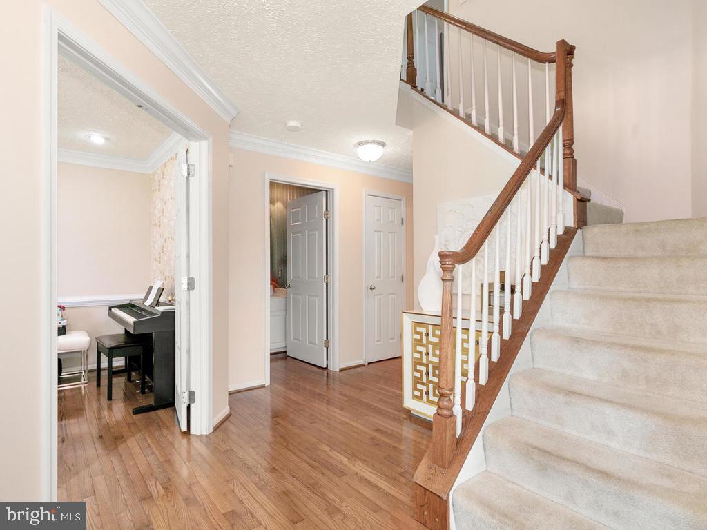 2810 Gold Mine Road Brookeville, MD 20833 - Photo 9 of 52 Gallery Image 9