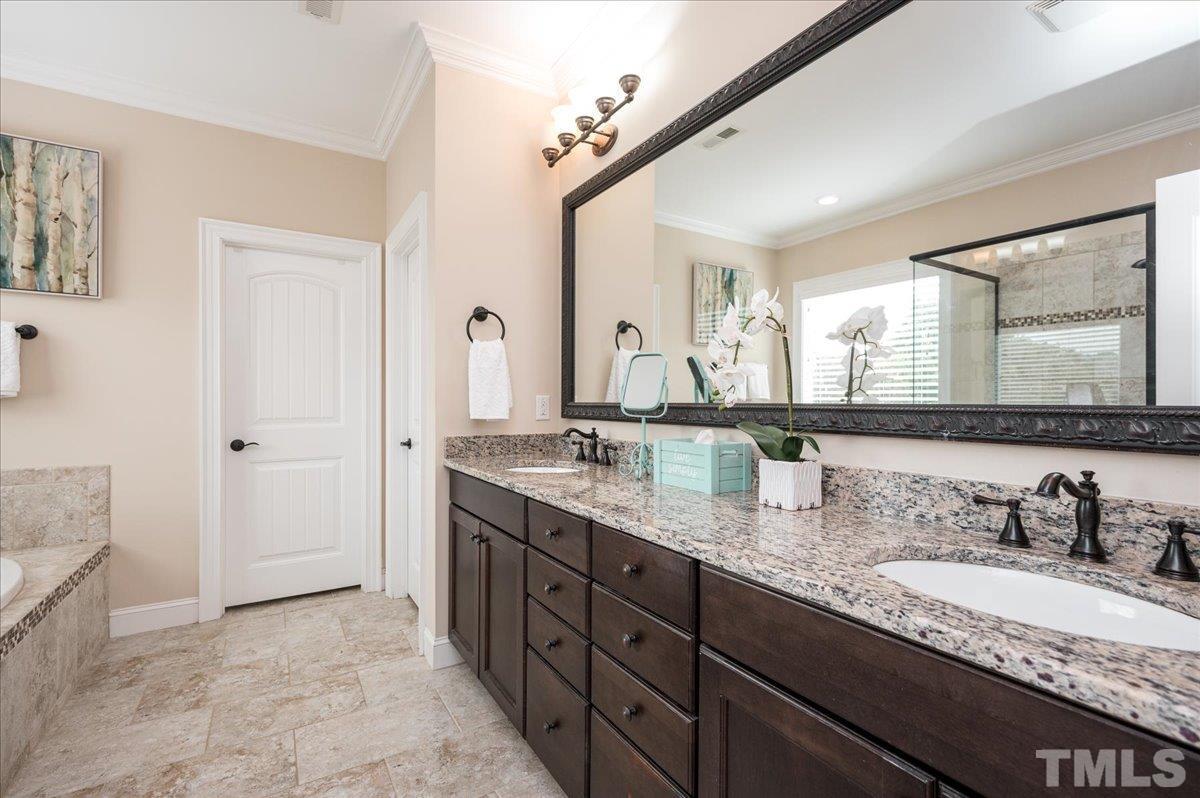 5201 Pomfret Point Raleigh, NC 27612 - Photo 28 of 39 Gallery Image 28